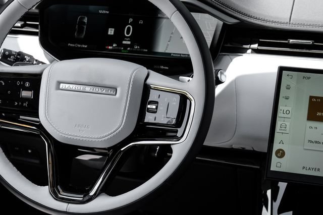 New 2026 White Land Rover Dynamic SE image 25