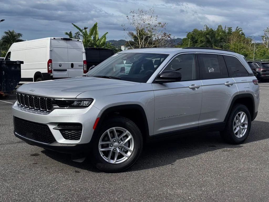 2026 Jeep Grand Cherokee Laredo X's photo