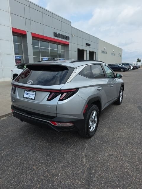 Used 2022 Silver Hyundai SEL image 5