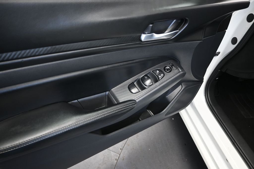 2025 Nissan Altima SV - Photo 11
