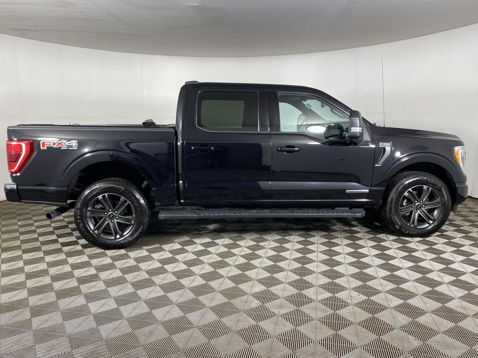 Used 2021 Black Metallic Ford XLT image 8