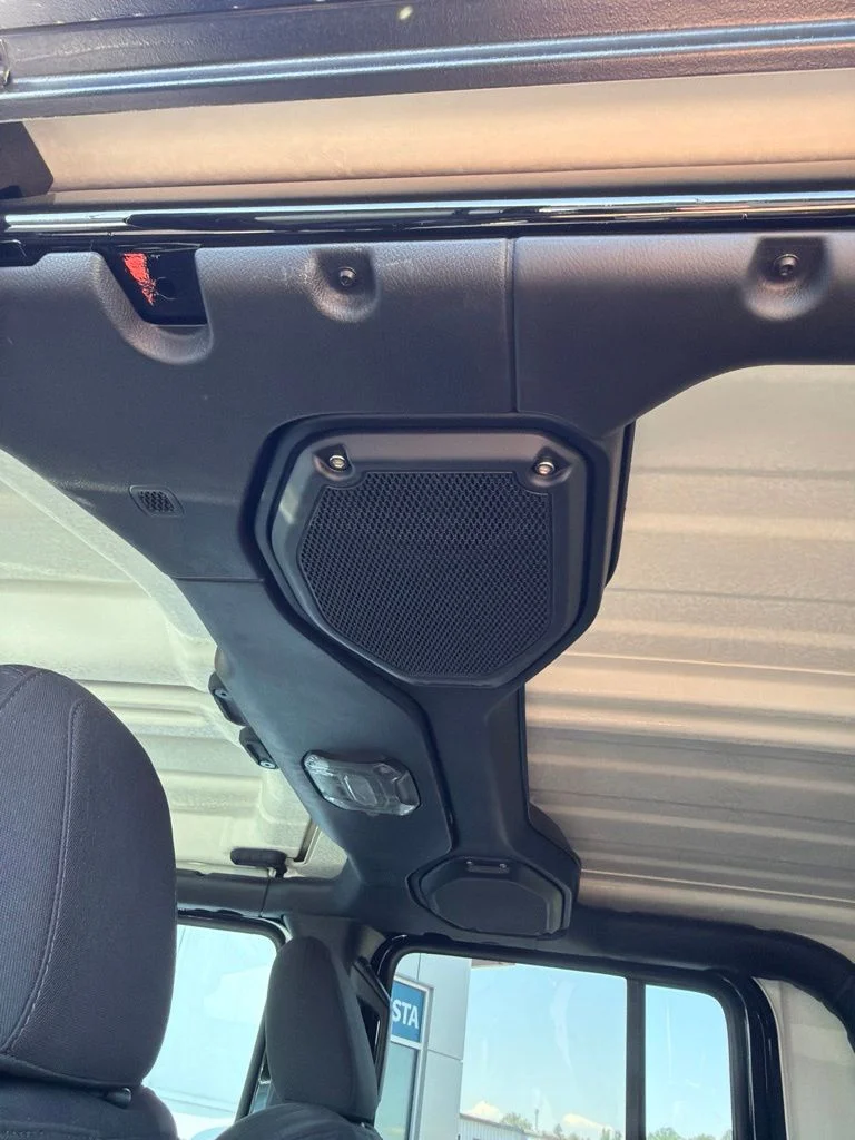 Used 2022 Black Clearcoat Jeep Mojave image 11