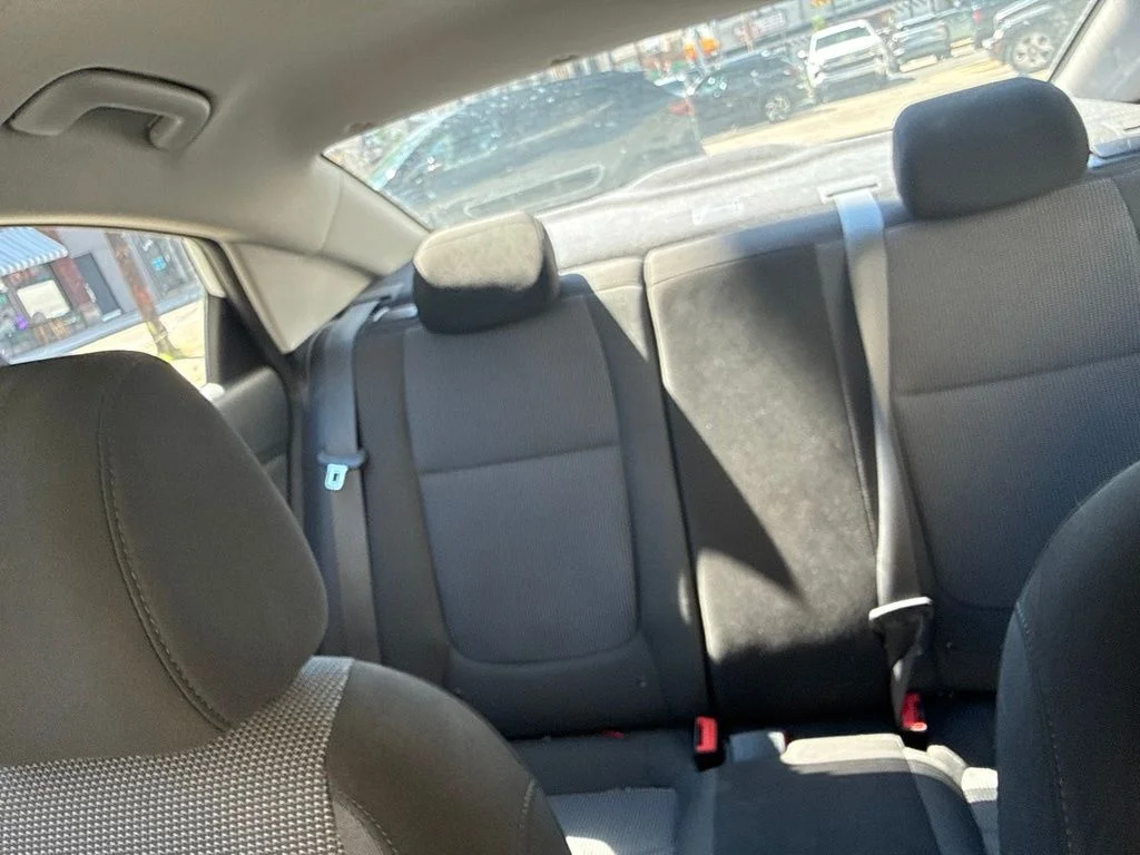 Used 2019 White Hyundai SE image 12