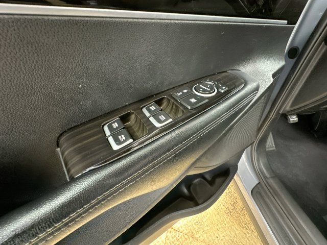 Used 2020 Silver Kia LX image 16