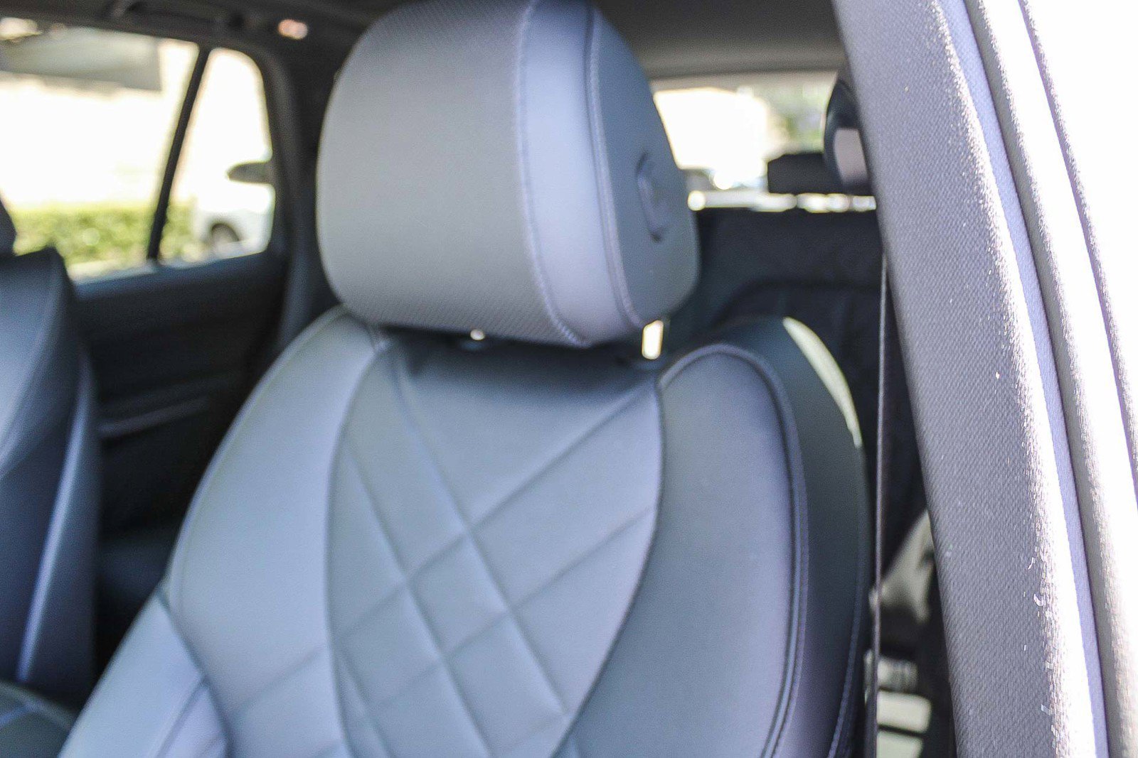 New 2026 Alpine White BMW sDrive40i image 25