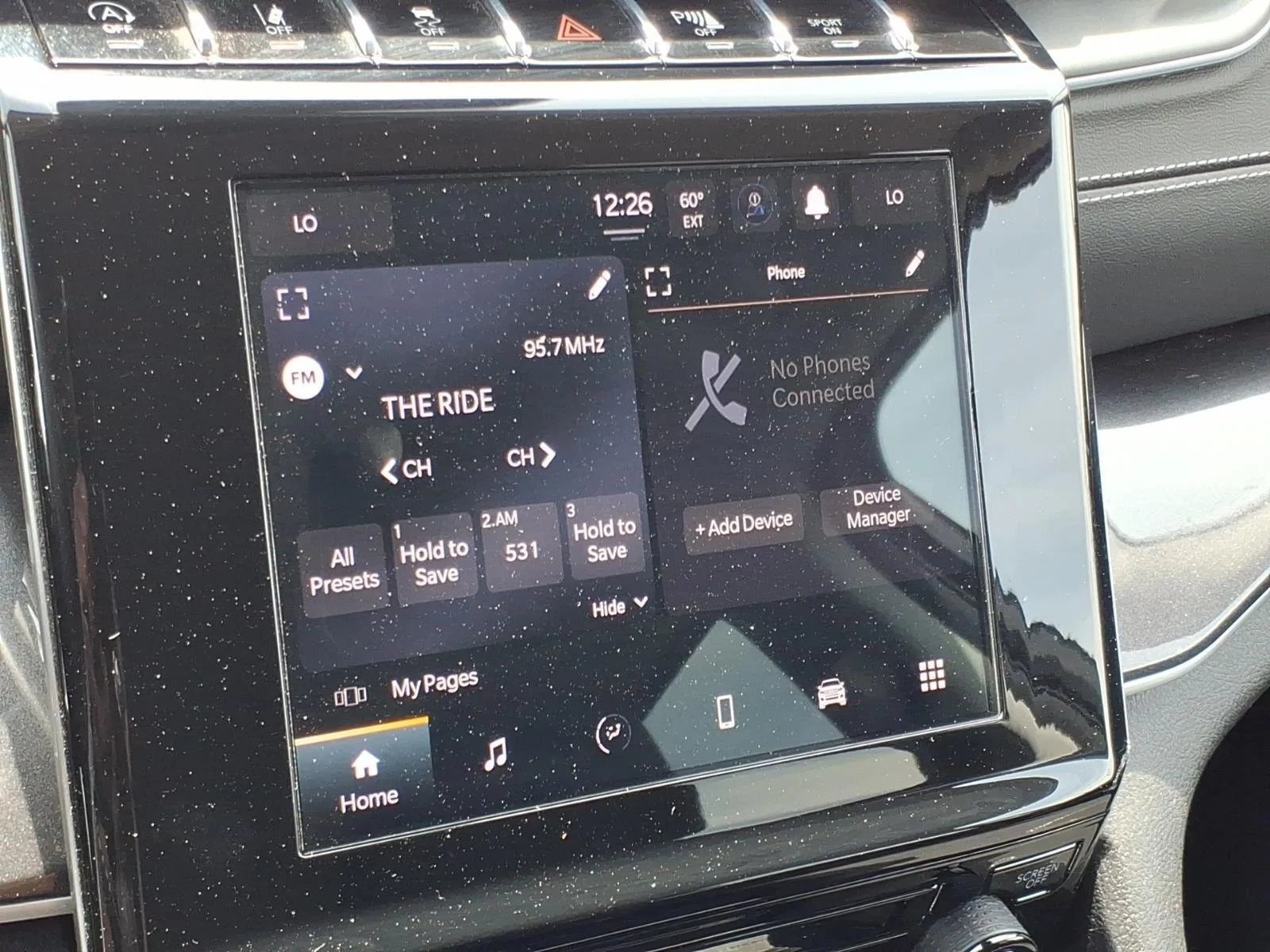 Used 2023 Diamond Black Crystal Pearlcoat Jeep Laredo image 21