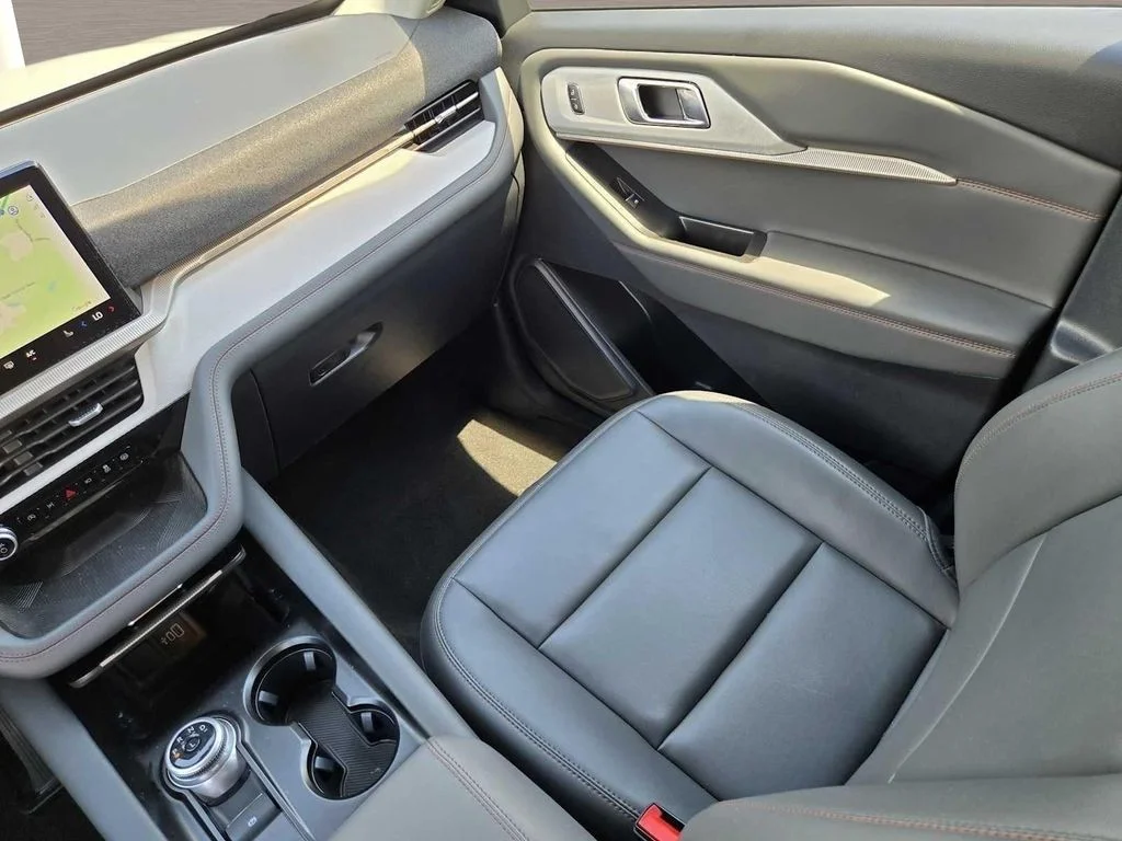 2025 Ford Explorer Active - Photo 15