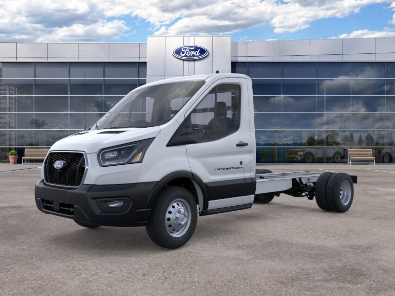 New 2026 Oxford White Ford Cutaway image 1