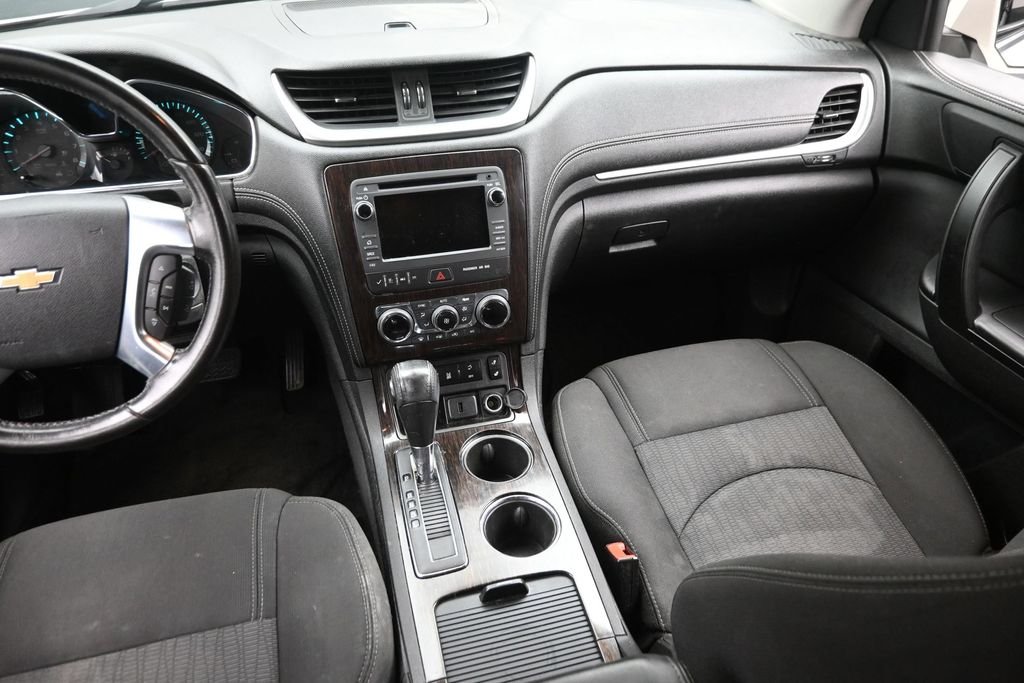 Used 2015 White Chevrolet 2LT image 16