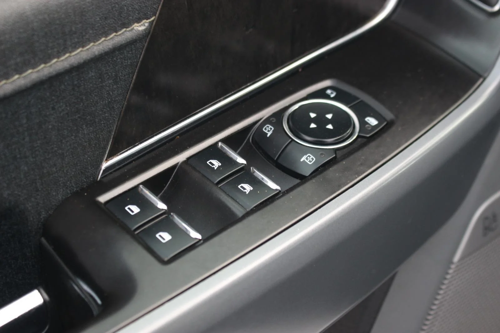 Used 2023 White Ford XL image 16