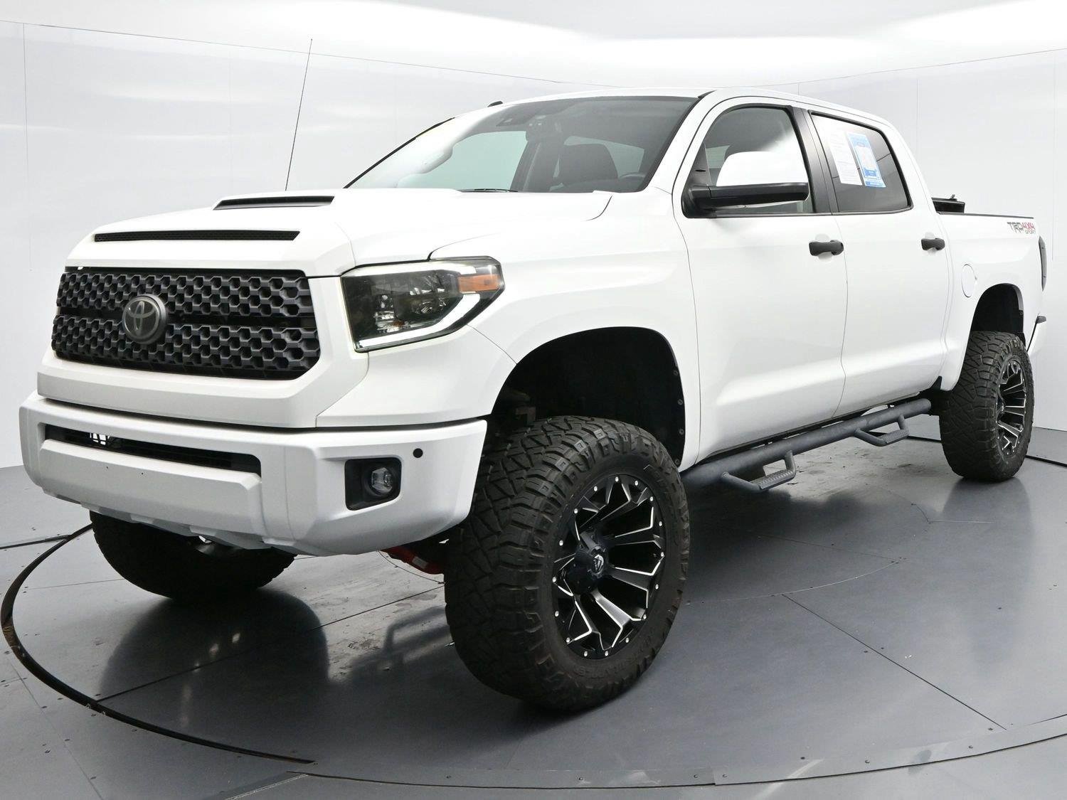 Used 2019 Super White Toyota SR5 image 3
