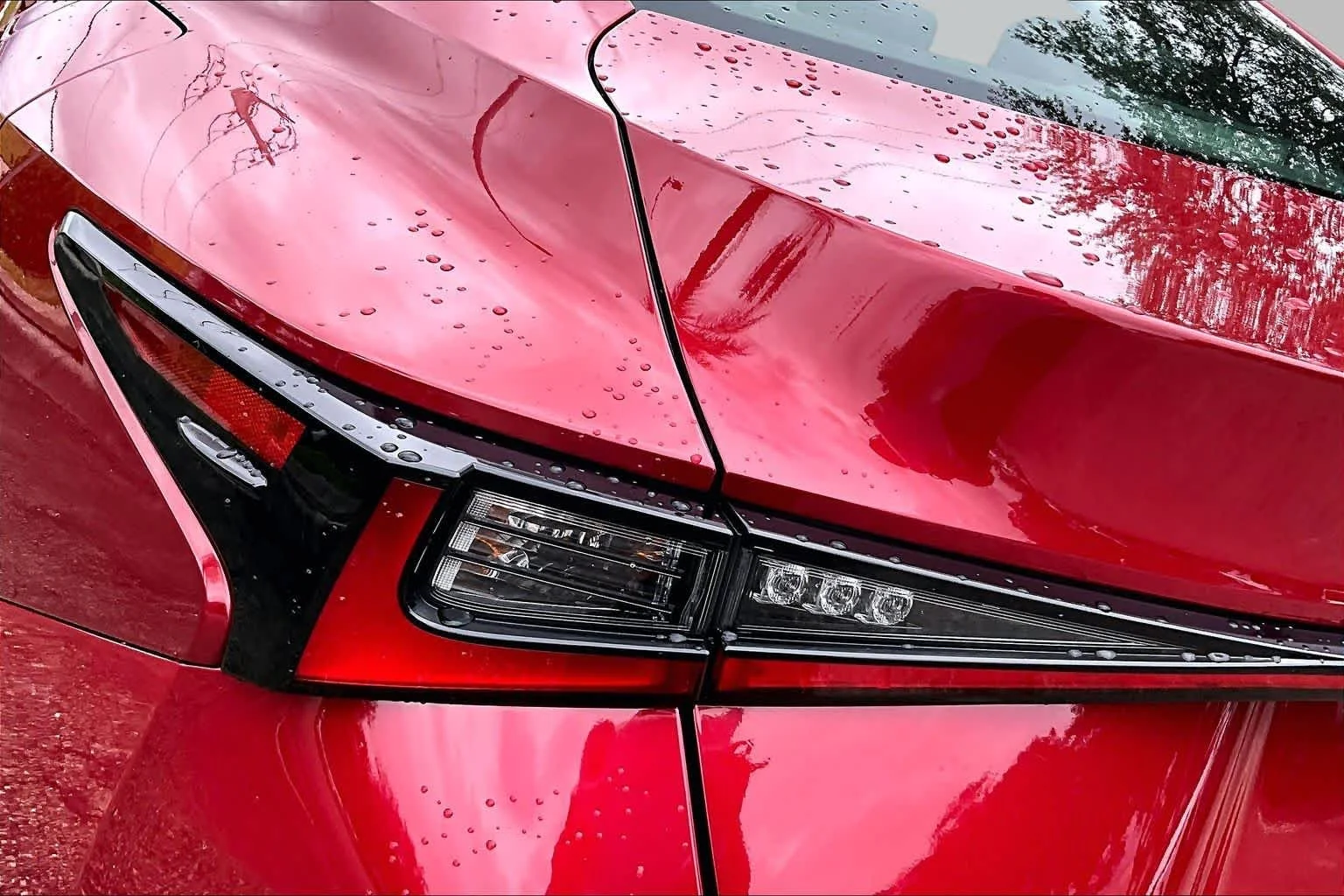 Used 2023 Matador Red Mica Lexus  image 29