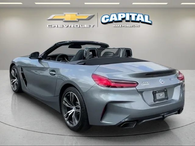 Used 2023 Gray BMW sDrive M40i image 3