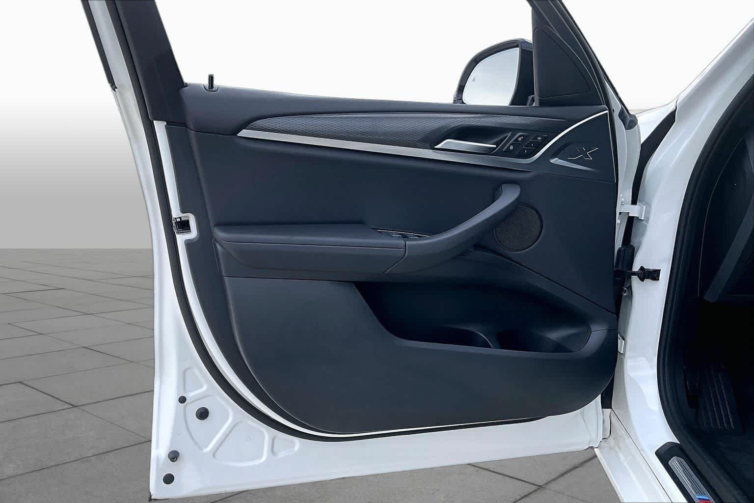 Used 2024 Alpine White BMW sDrive30i image 24