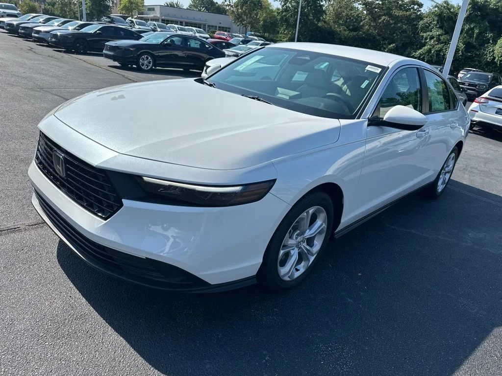 New 2026 Platinum White Pearl Honda LX image 7