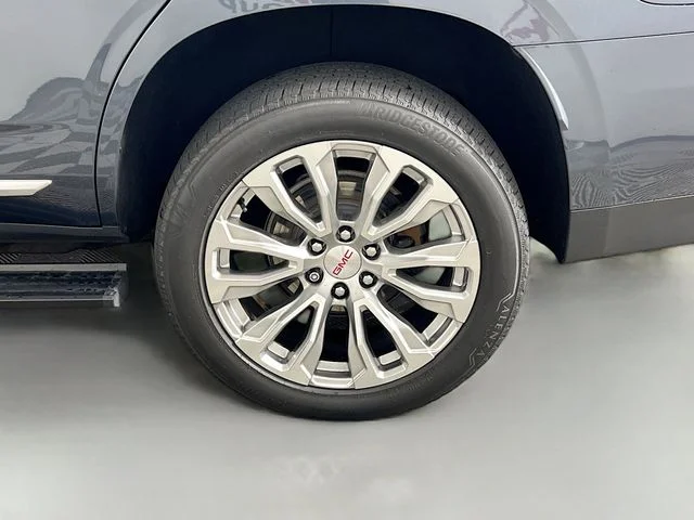 Used 2021 Blue GMC Denali image 40