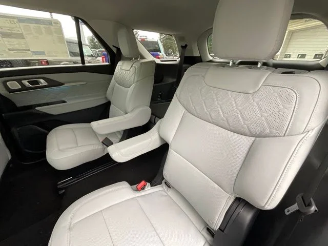 New 2026 Rapid Red Metallic Tinted Clearcoat Ford Platinum™ image 20