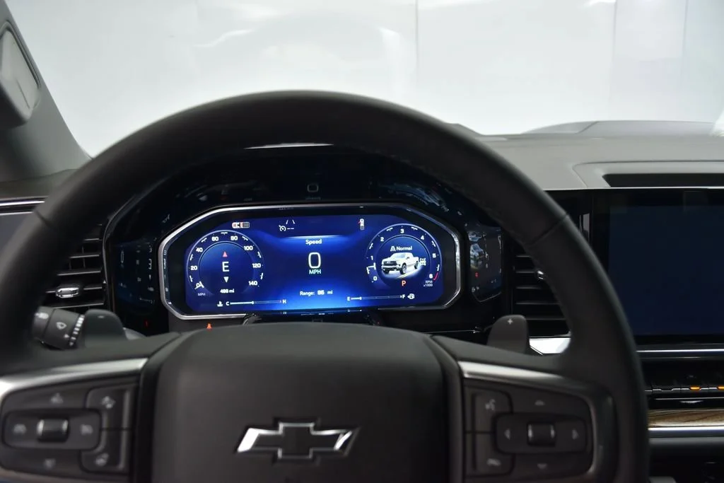 New 2026 Summit White Chevrolet LT Trail Boss image 7