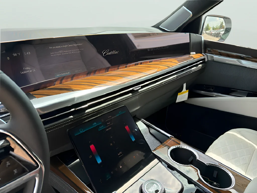 New 2026 Vibrant White Tricoat Cadillac Platinum Sport image 23