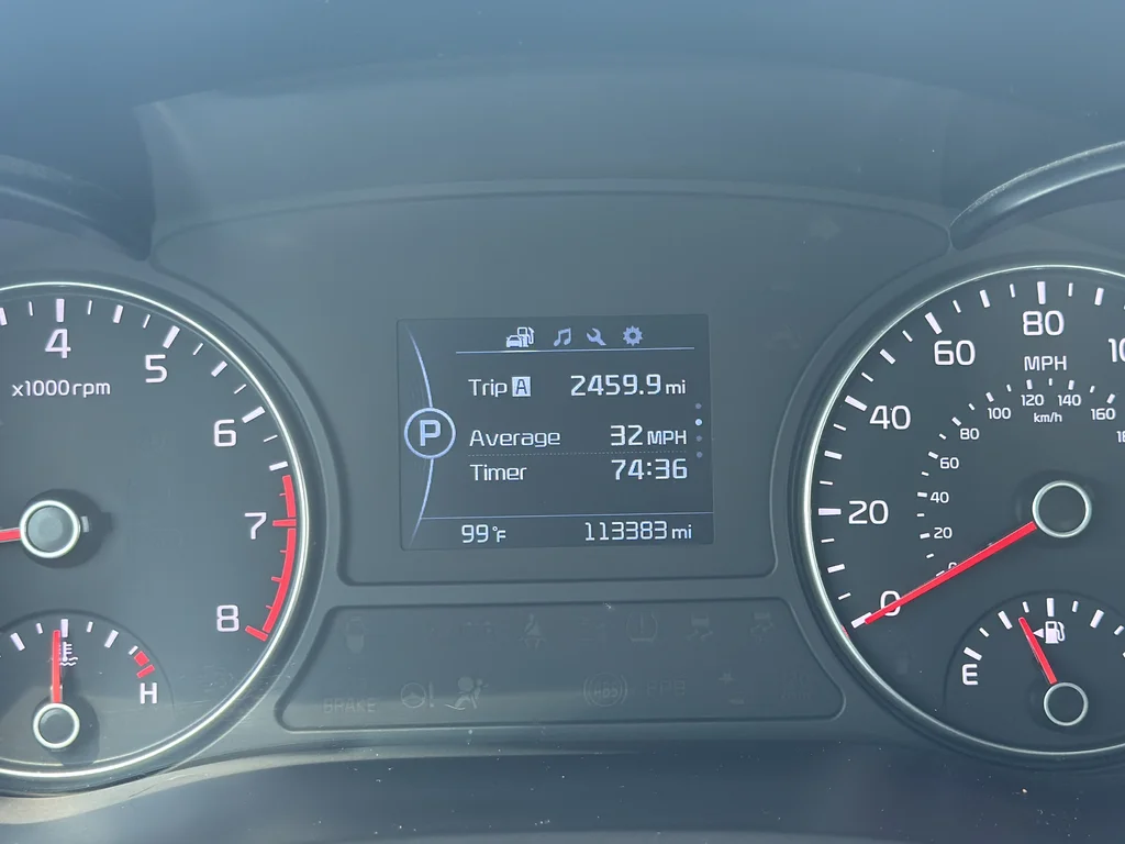 Used 2018 Black Kia S image 25