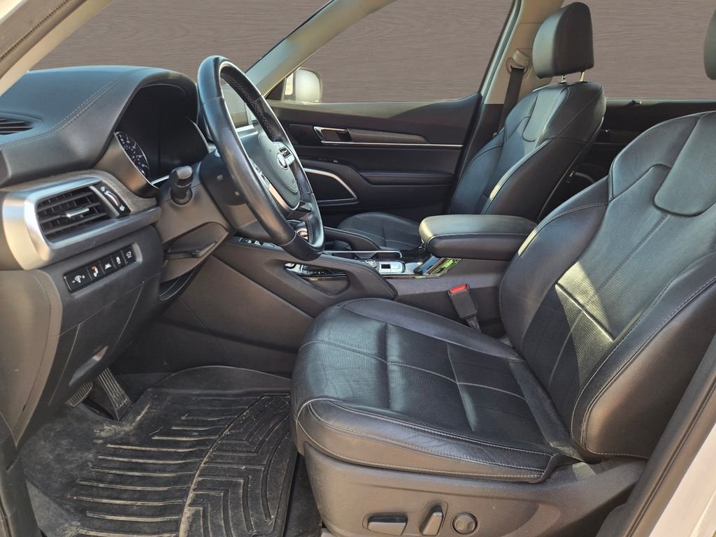Used 2020 White Kia EX image 21