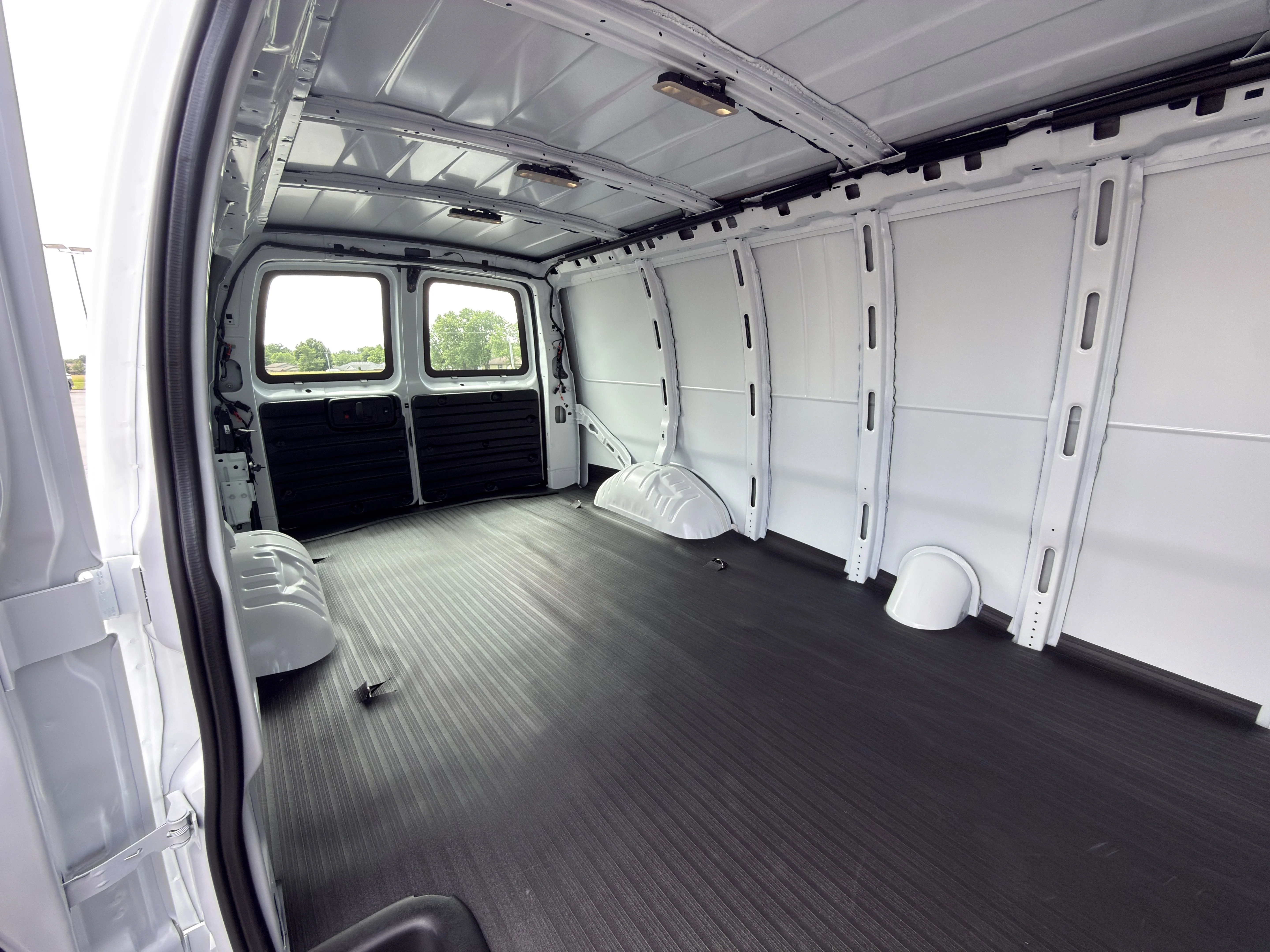 2026 GMC Savana Cargo Work Van - Photo 15