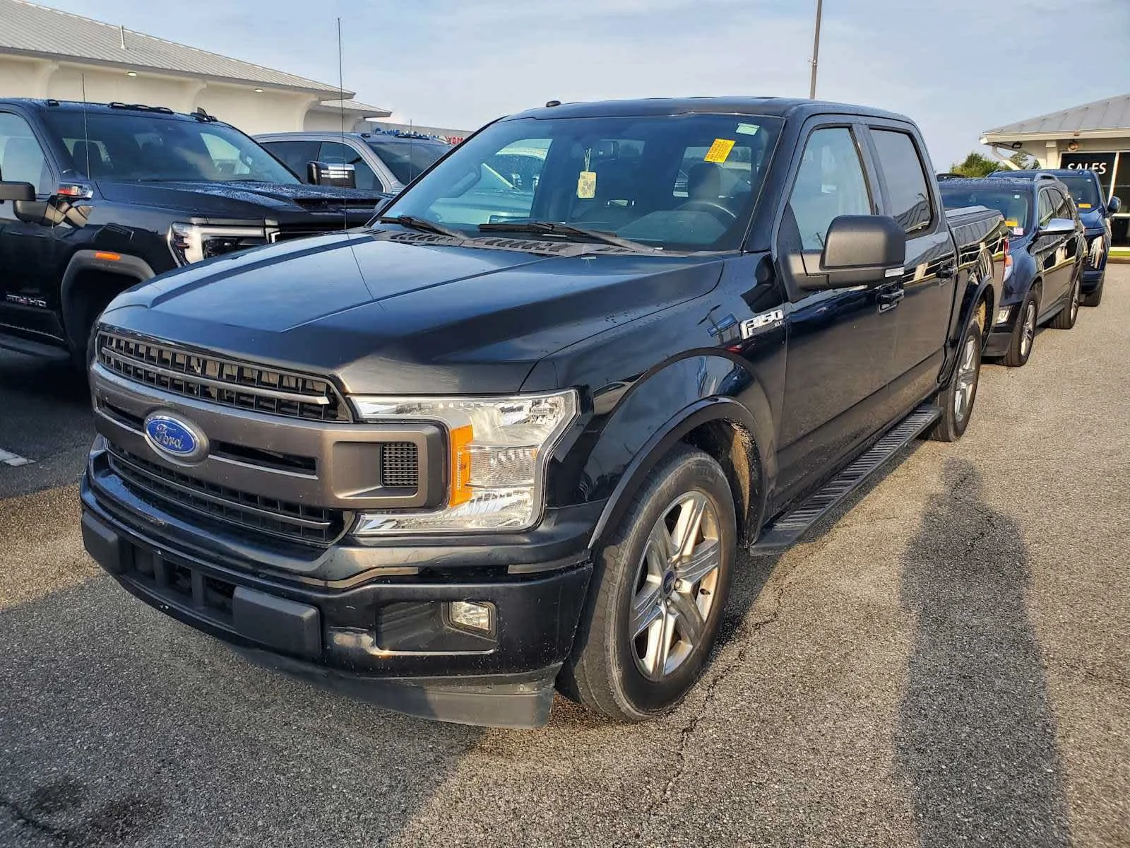 Used 2018 Shadow Black Black Ford XL image 1