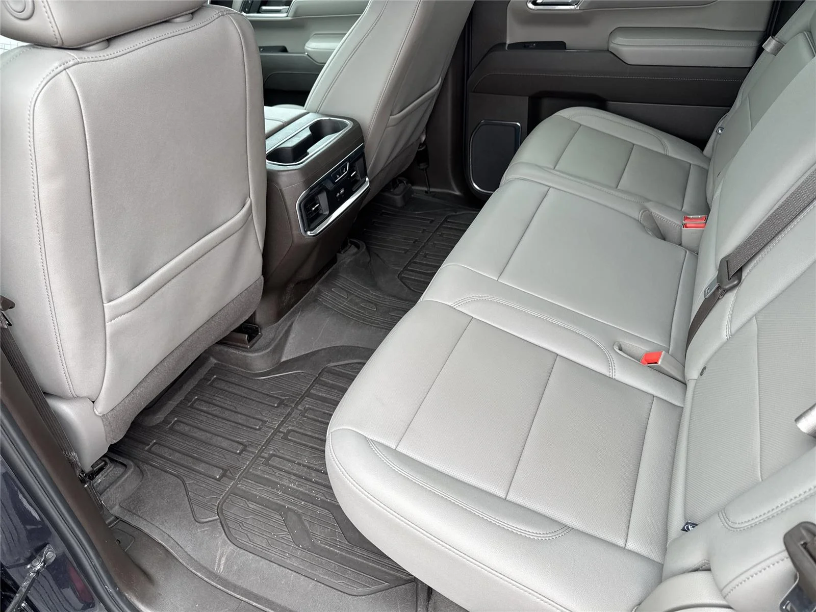 Used 2024 Titanium Rush Metallic GMC SLT image 30
