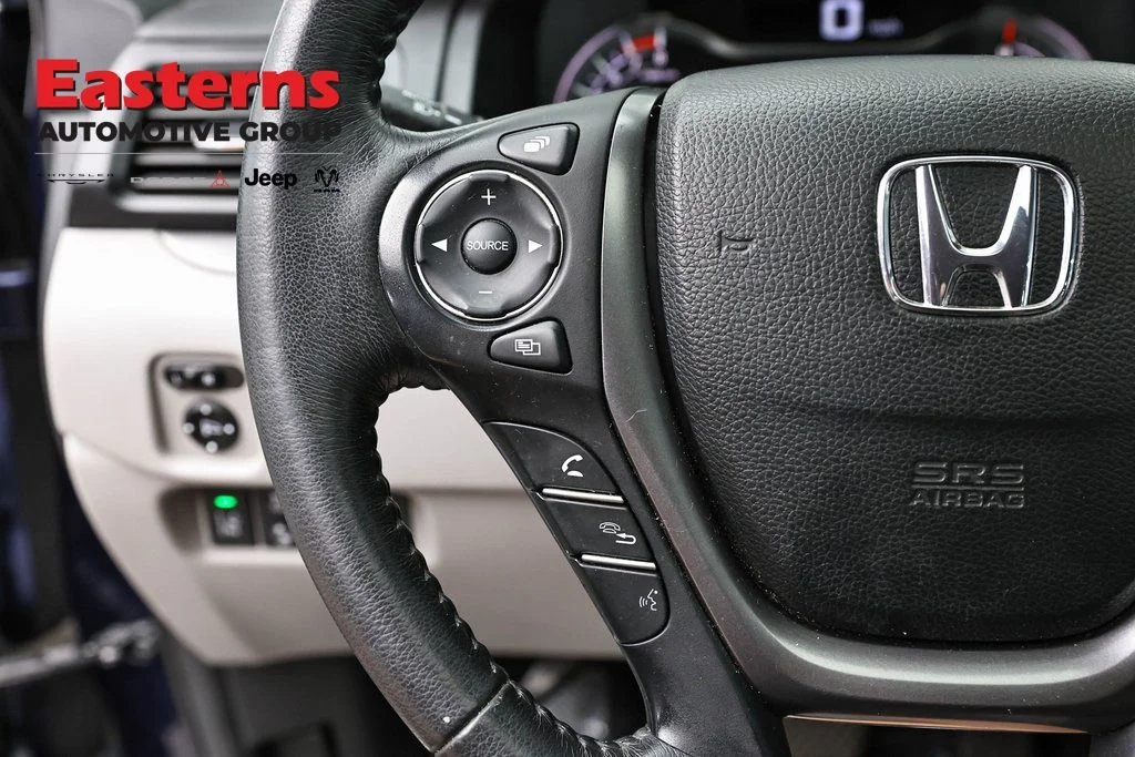 Used 2017 Blue Honda EX-L image 12