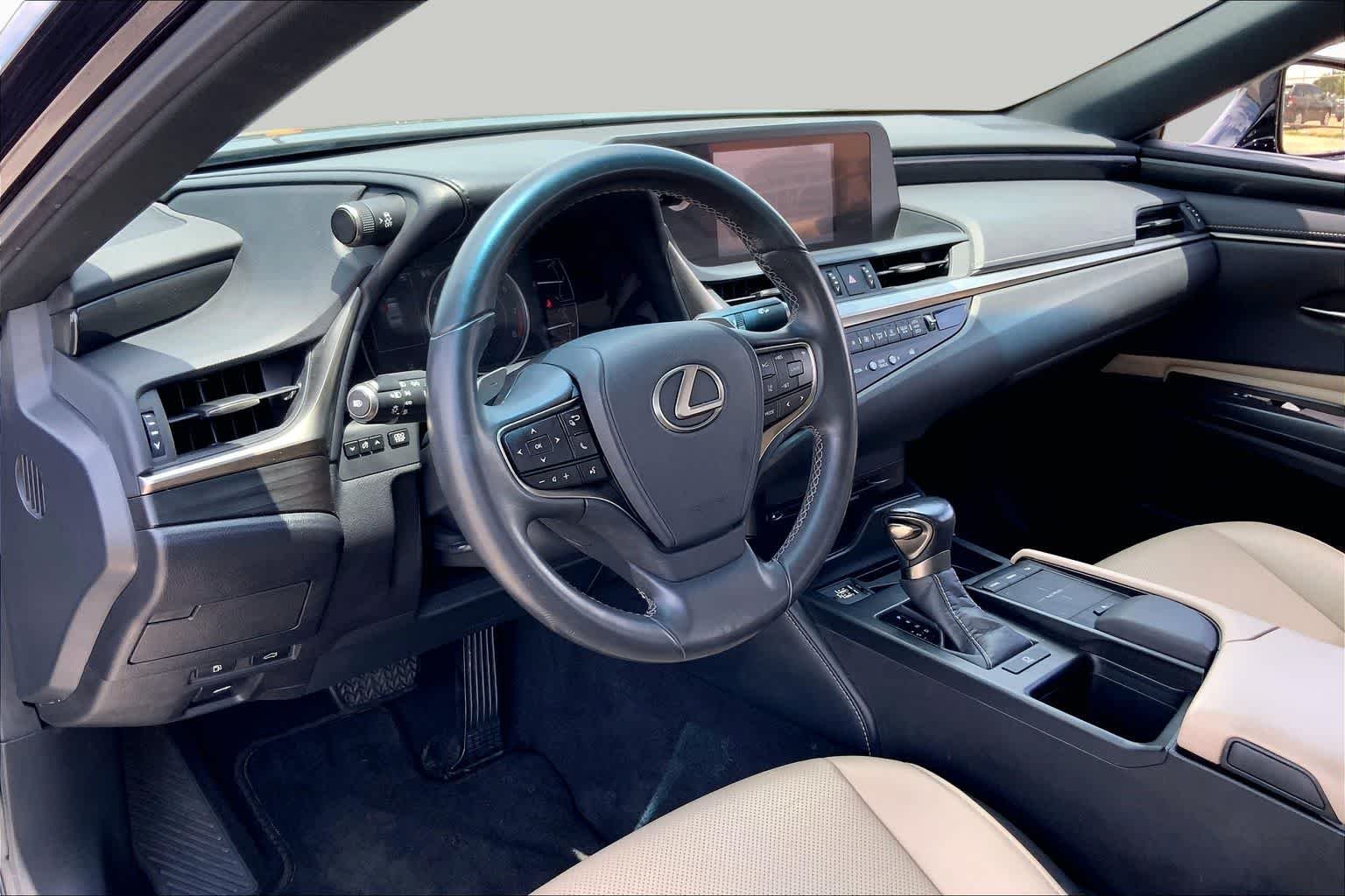 Used 2019 Nightfall Mica Lexus  image 17