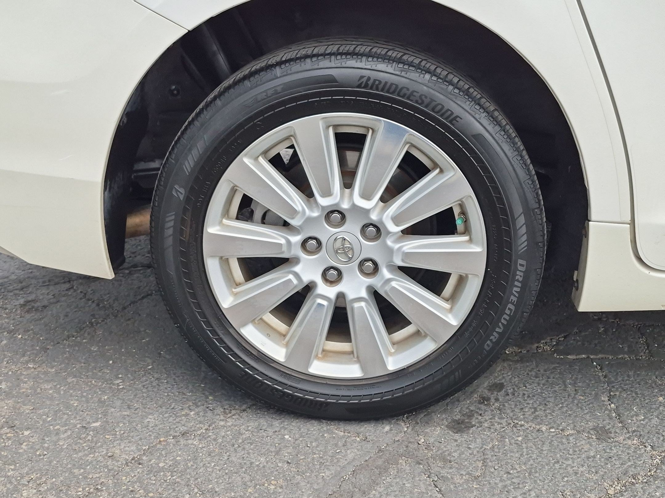 Used 2017 Blizzard Pearl Toyota Limited image 12