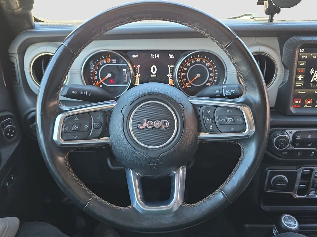 Used 2022 Black Jeep Overland image 9