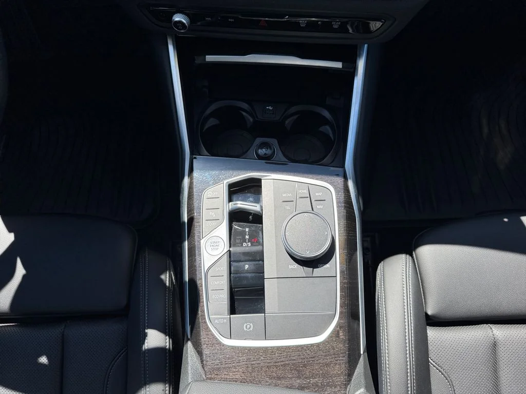 2024 BMW 3 Series 330i - Photo 18