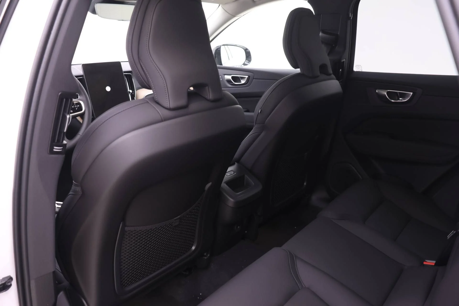 New 2026 Crystal White Volvo Plus image 13