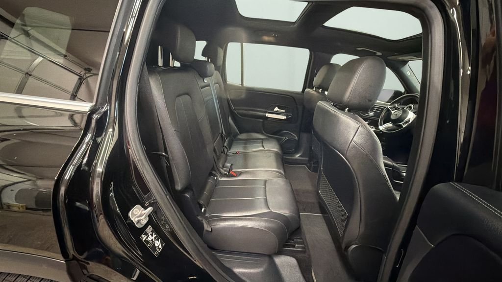 Used 2025 Black Mercedes-Benz GLB 250 image 14