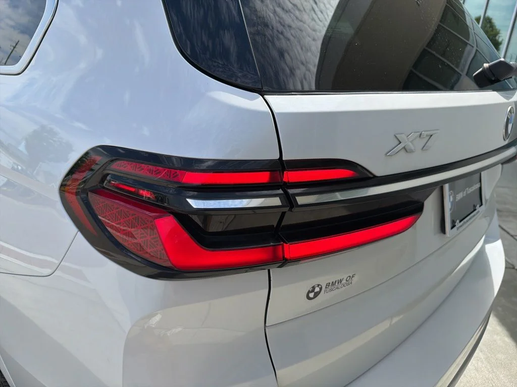 Used 2023 Mineral White Metallic BMW xDrive40i image 14