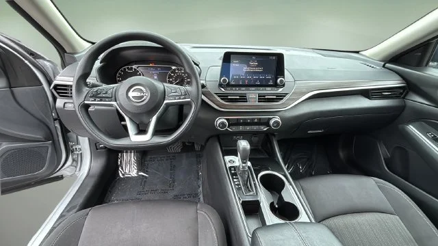 Used 2024 Silver Nissan 2.5 SV image 16