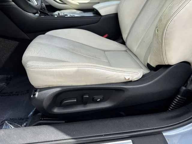 Used 2017 Blue INFINITI 2.0t Premium image 28