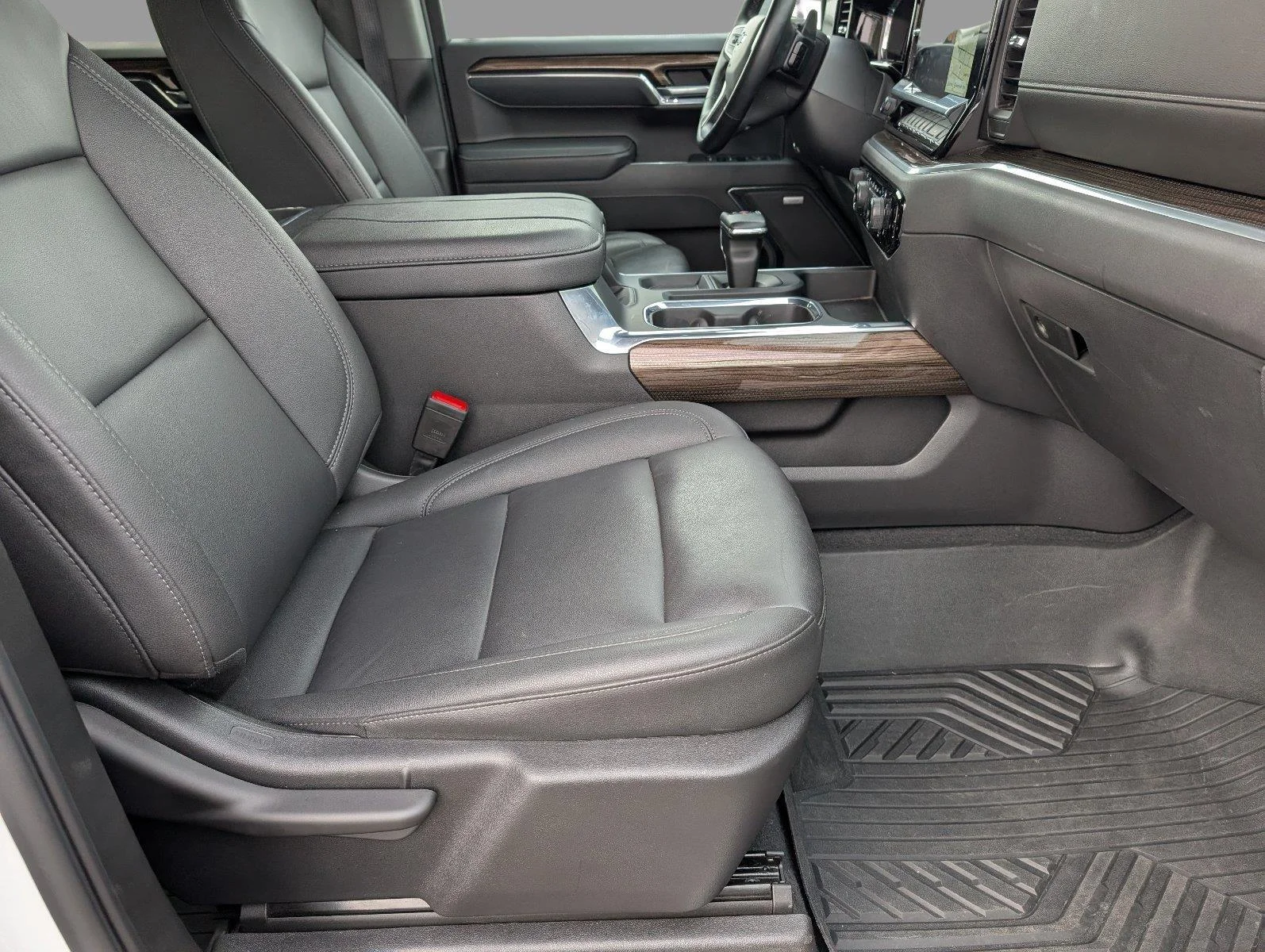 Used 2025 Summit White Chevrolet LT Trail Boss image 41