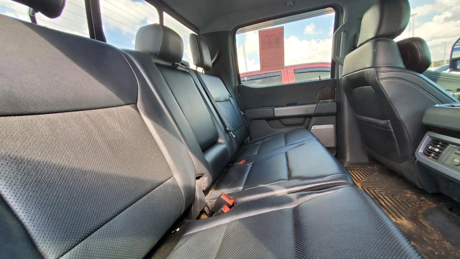 Used 2024 Glacier Gray Metallic Tri-coat Ford XL image 6
