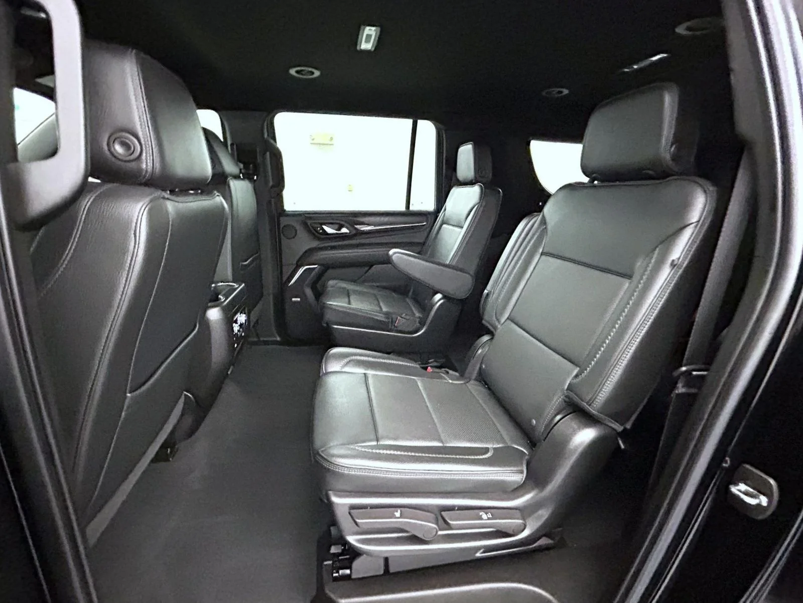 Used 2022 Black GMC Denali image 22
