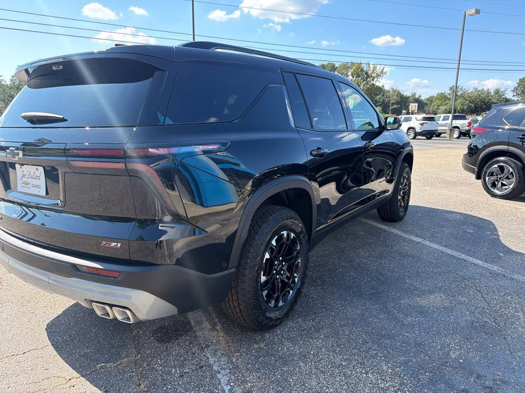 New 2027 Mosaic Black Metallic Chevrolet Z71 image 5