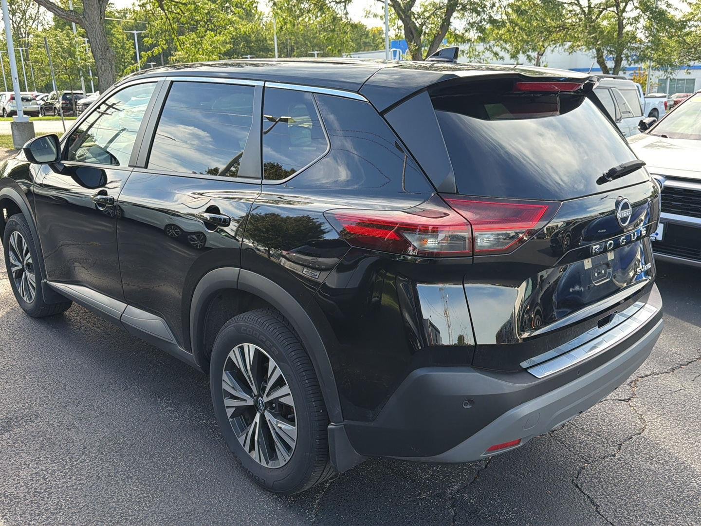 Used 2023 Super Black Nissan SV image 7