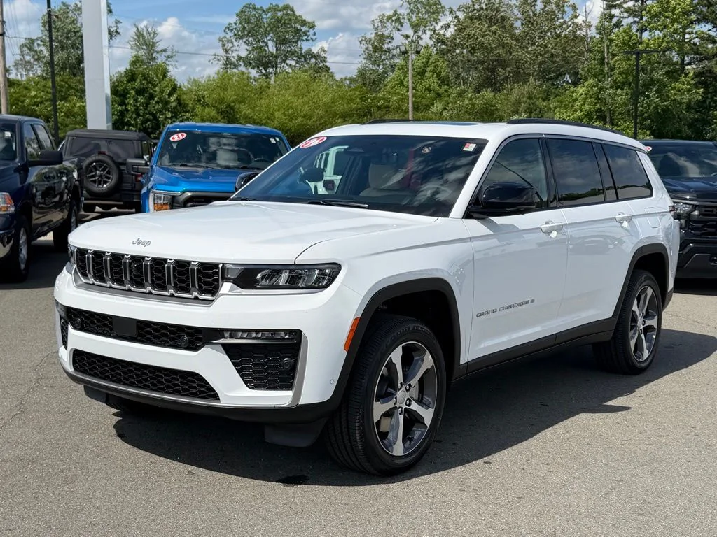 New 2026 White Jeep Limited image 9