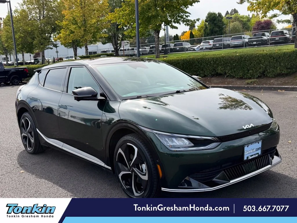 Used 2023 Deep Forest Green Kia GT-Line image 1