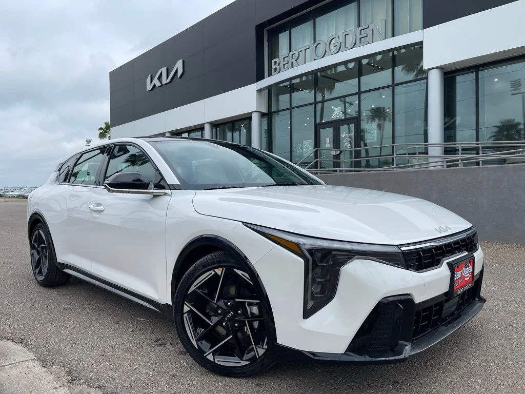 2026 Kia K4 GT-Line AT Hatchback's photo