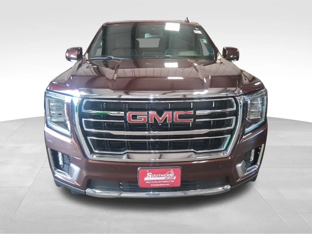 Used 2022 Red GMC SLT image 2