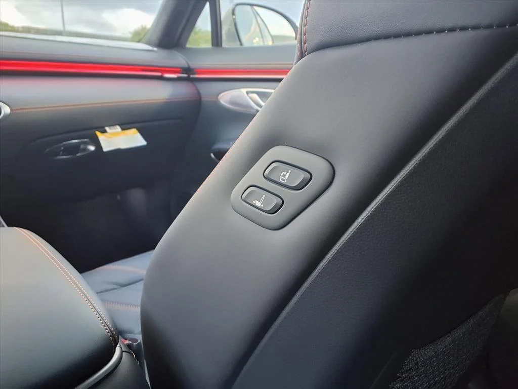 2026 GENESIS GV70 Sport Prestige - Photo 11