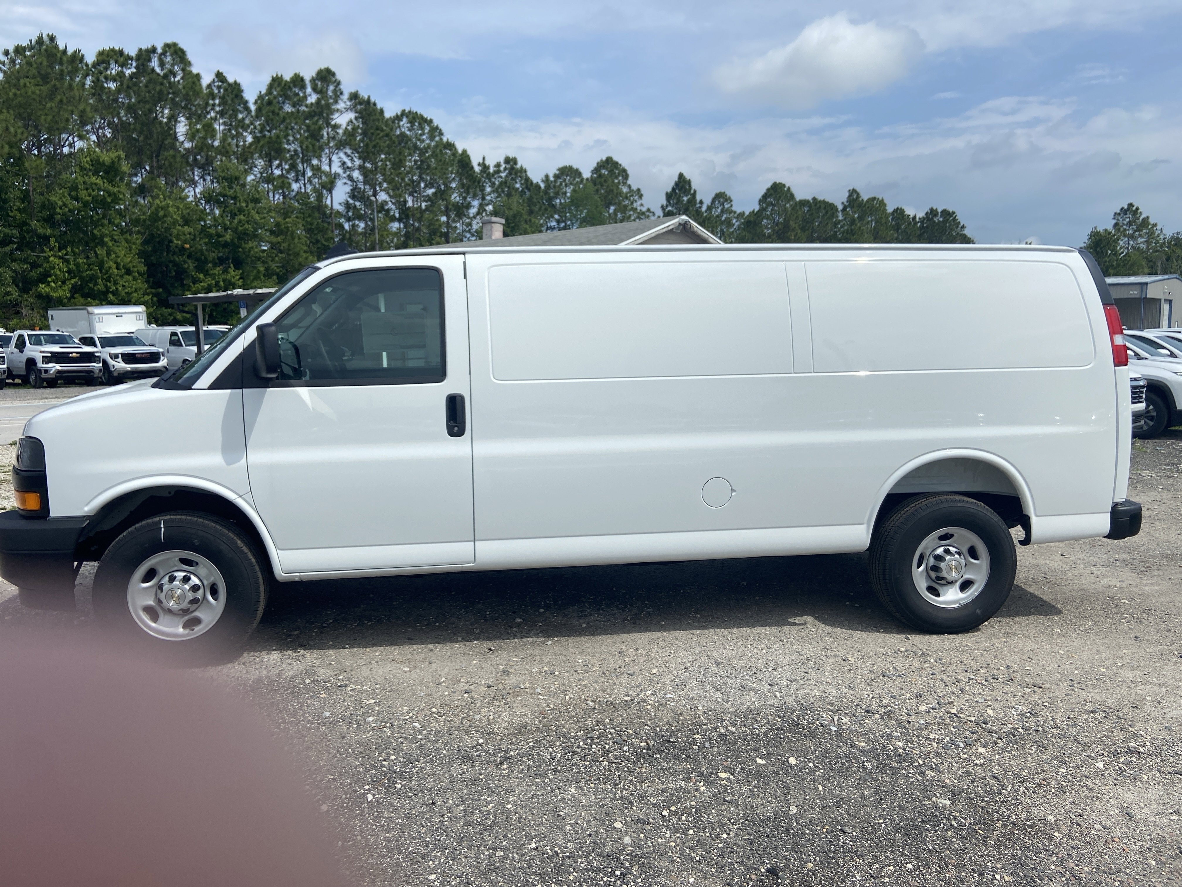2026 Chevrolet Express 3500 Extended Work Van's photo