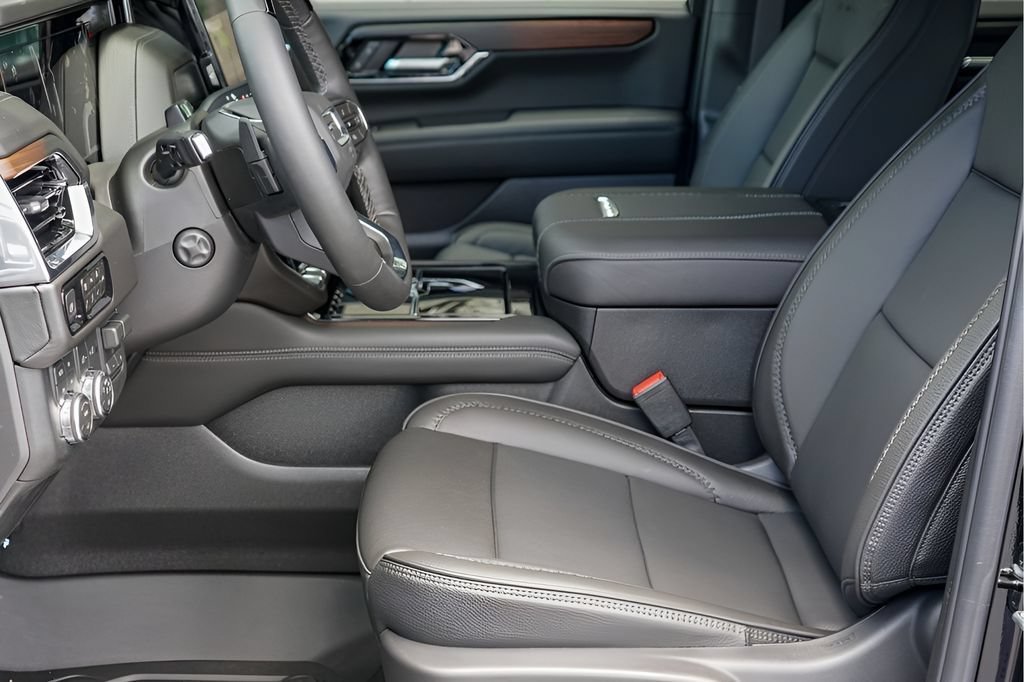 2026 GMC Yukon Denali - Photo 10
